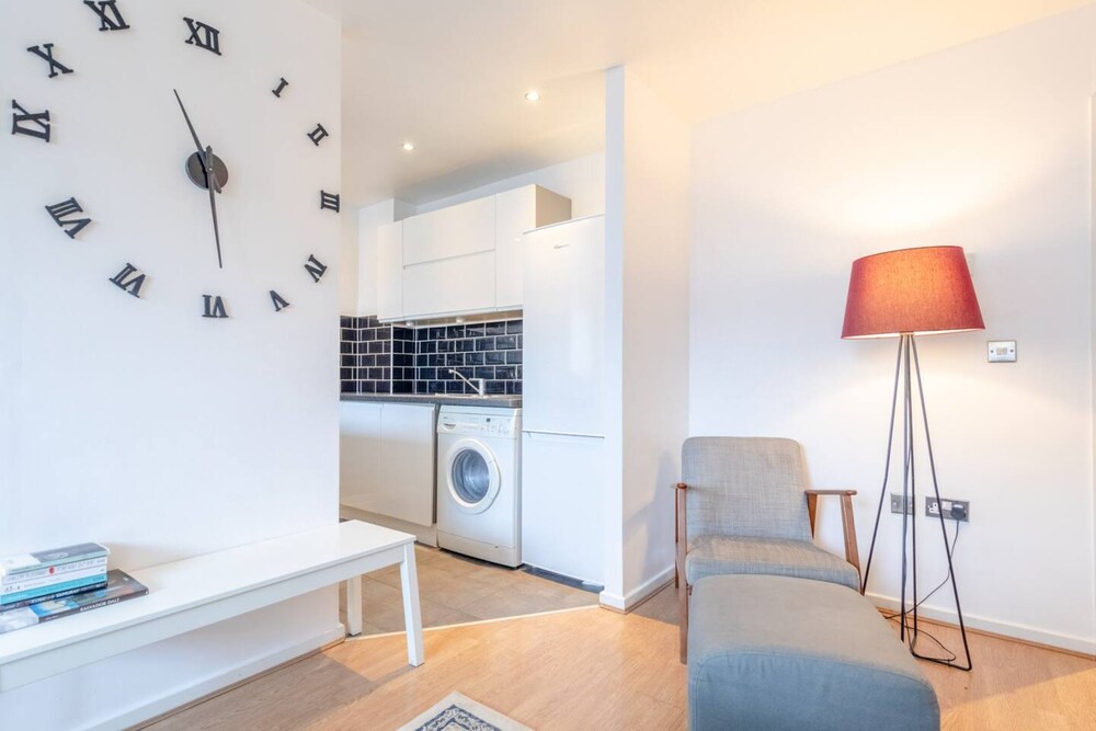 Radiant 2 Bedroom Apartment in East London