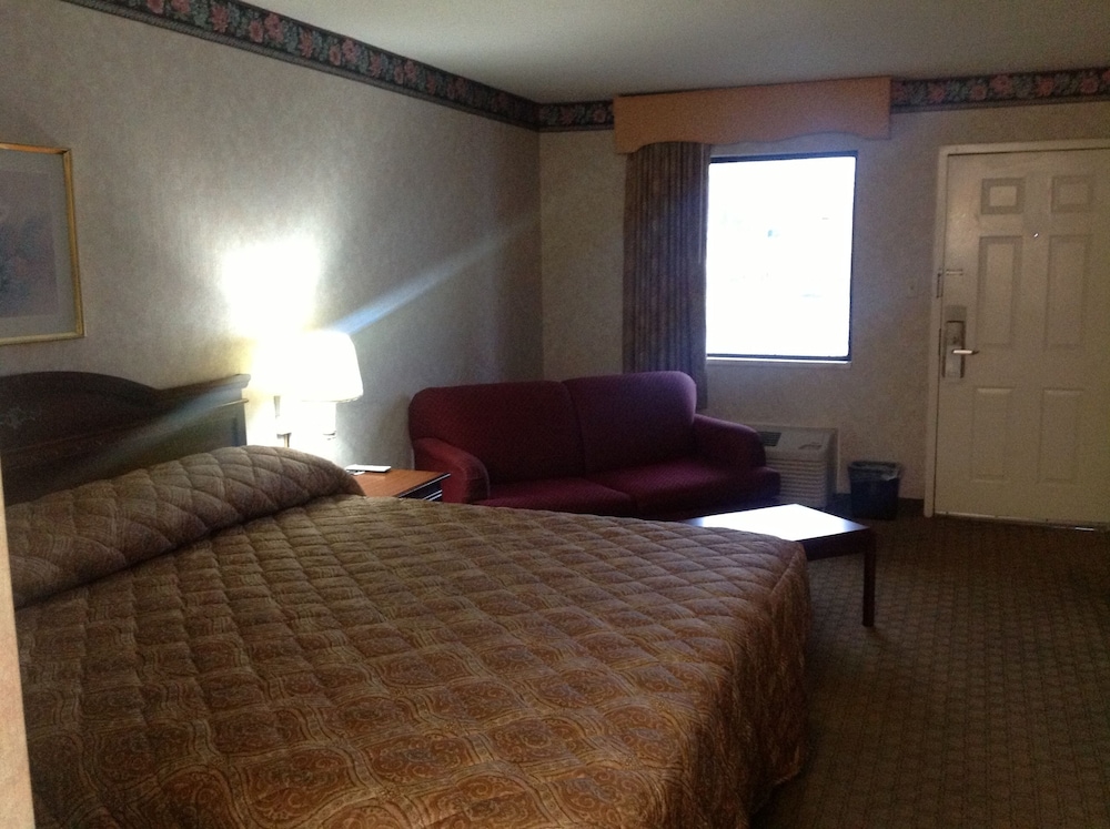 Colonial Inn & Suites /Airport/Graceland, photo 13