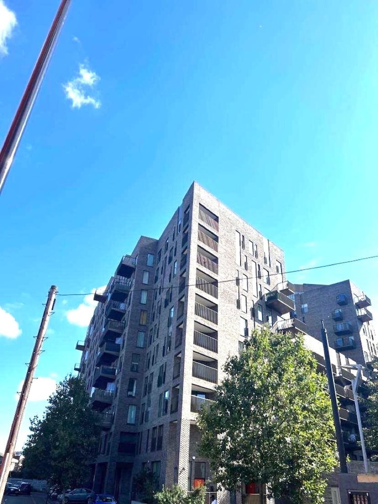 London Apartment Oasis - Close to City Center