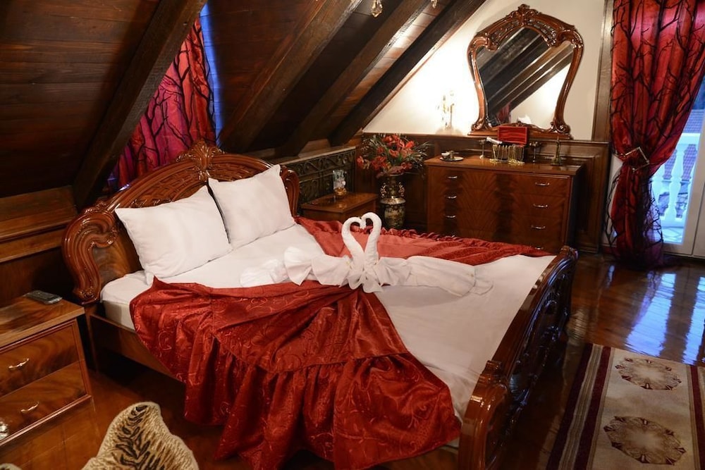 Vivaldi Suites view 2