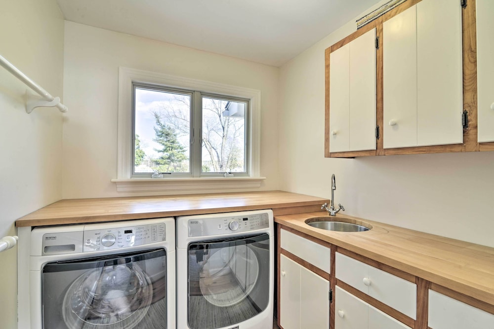 Bayside Deltaville Retreat w/ Beach & Bay Views!