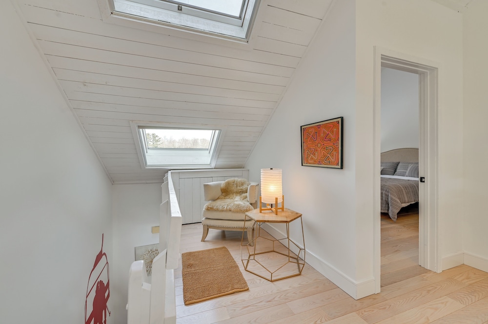 Walk to Ski Lift: Family-friendly Windham Townhome