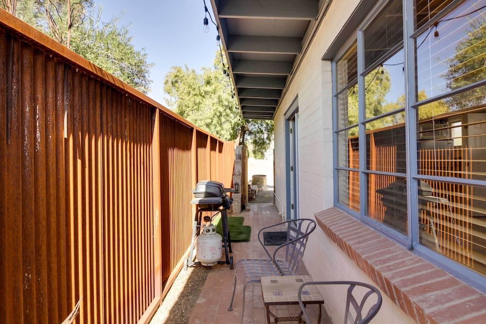 Adorable Tucson Studio w/ Gas Grill & Wifi!