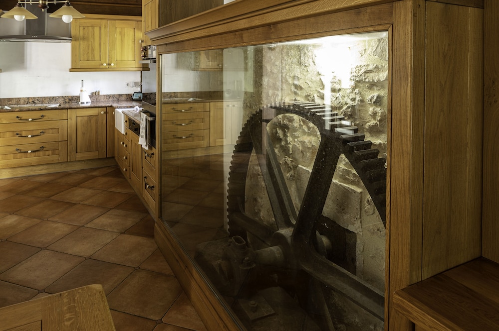 Moulin du Fontcourt view 2
