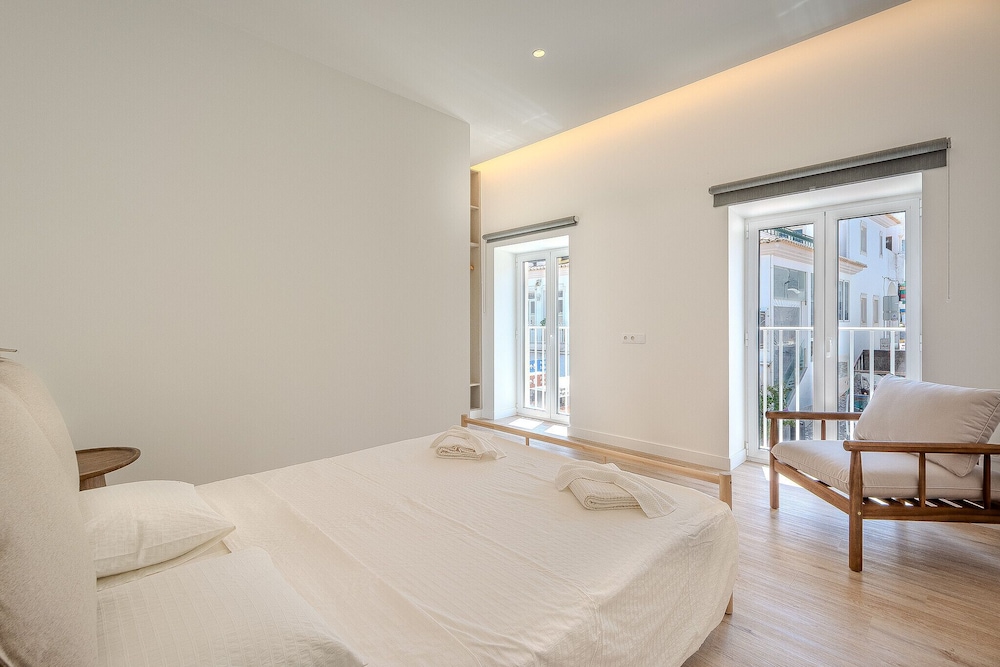 Downtown 1 Bedroom Apartment E