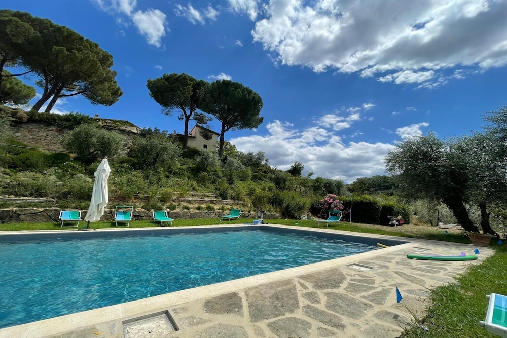 Relaxing Tuscan Country Near Florence