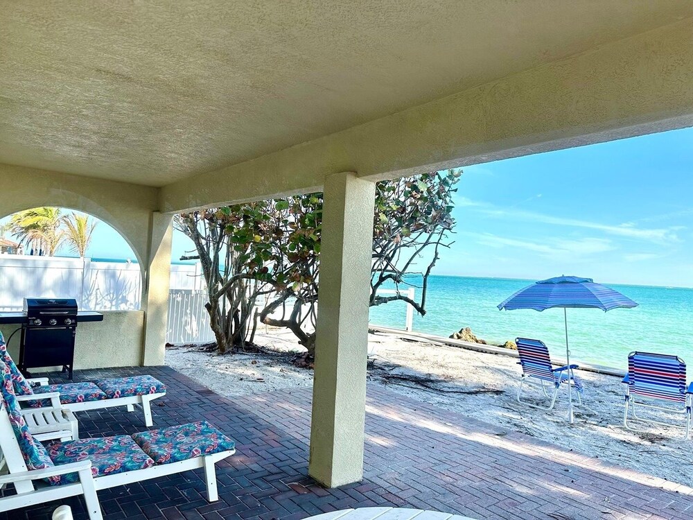 Dolphin Watch 3 Bedroom Home