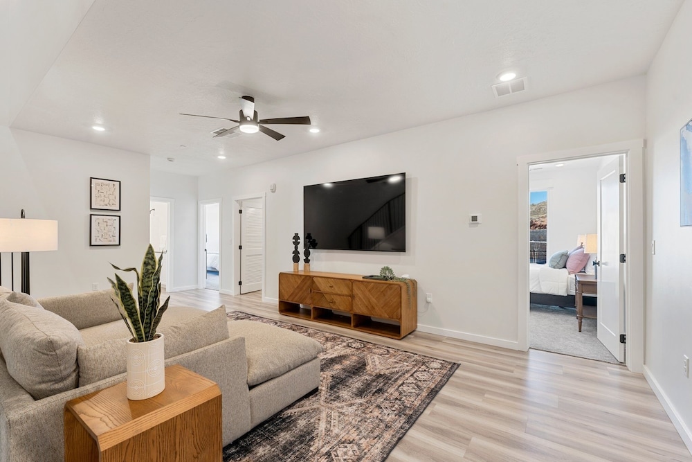 Sand Cove Retreat 5 Bedroom Townhouse