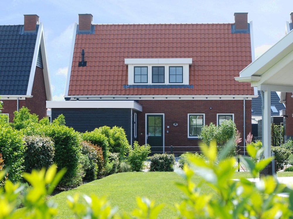 Villa in Colijnsplaat by the Sea & Sauna