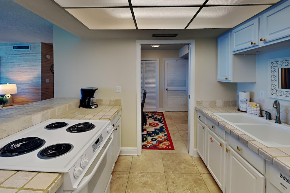 Sabine Yacht & Racquet by Southern Vacation Rentals, photo 17