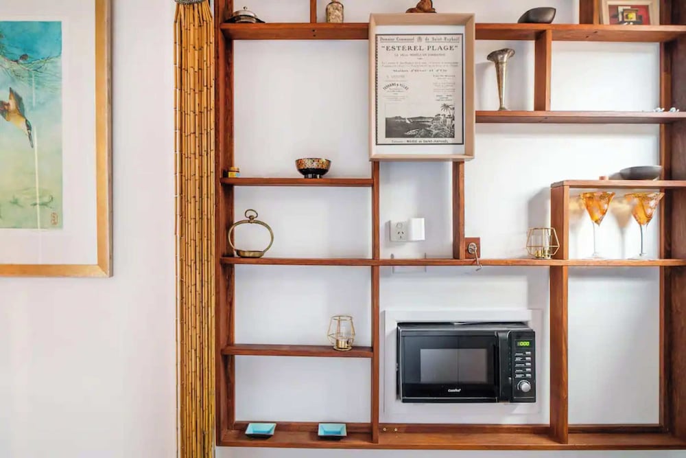 Cozy Apartment w/ Terrace Close to City Center
