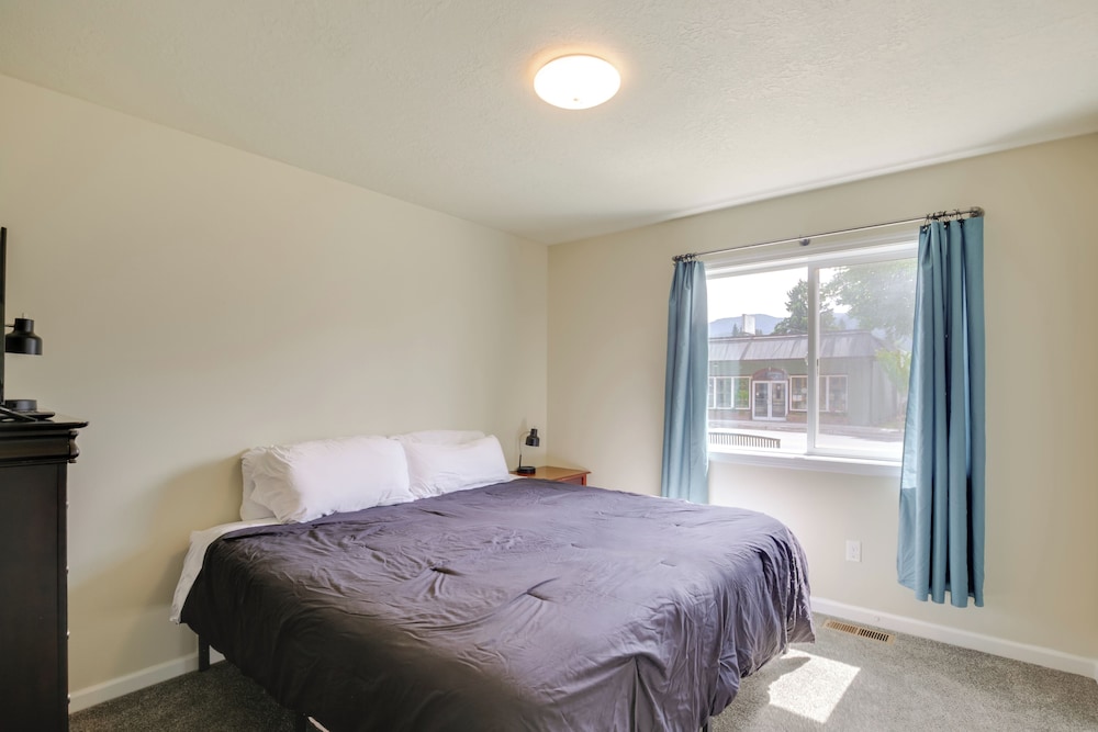 2 Blocks to White Water Launch: Mill City Home