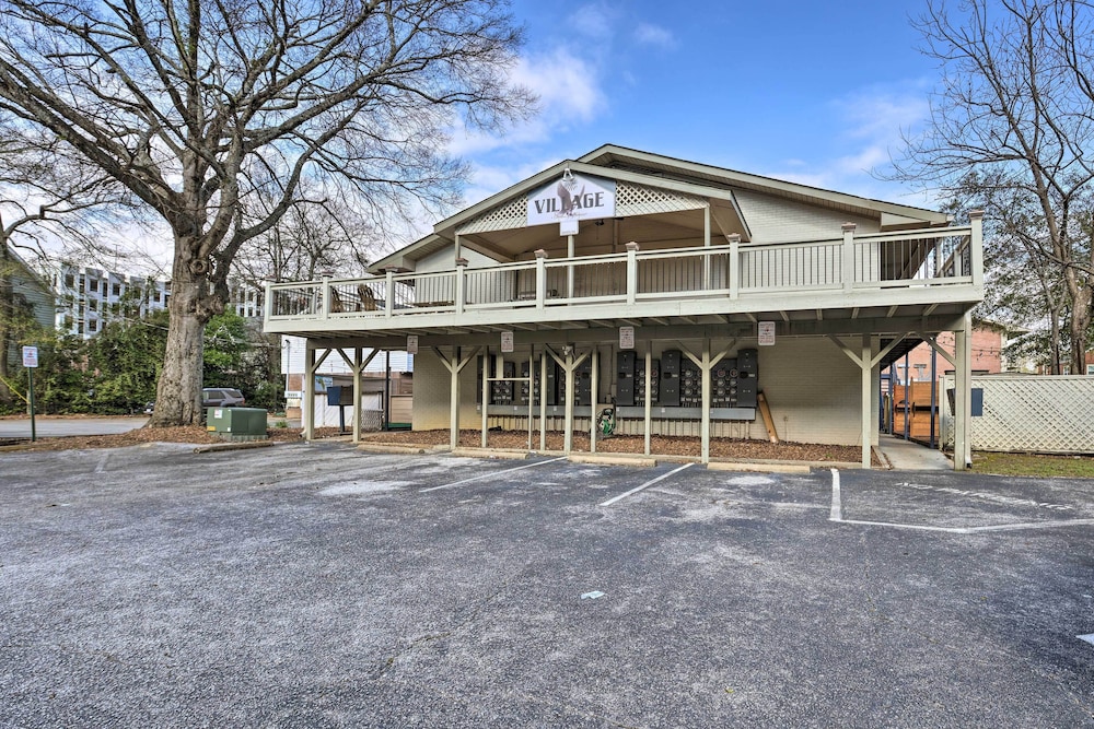 Auburn Vacations - Welcoming Auburn Studio - 1 Block to Campus! - Property Image 4