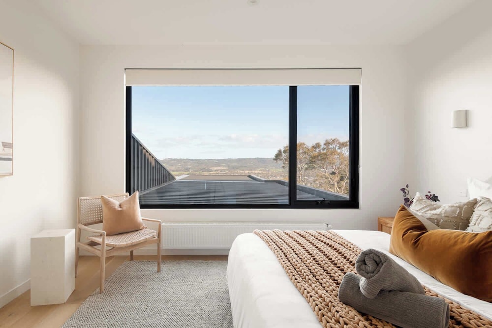 Banksia Luxury Home With Views