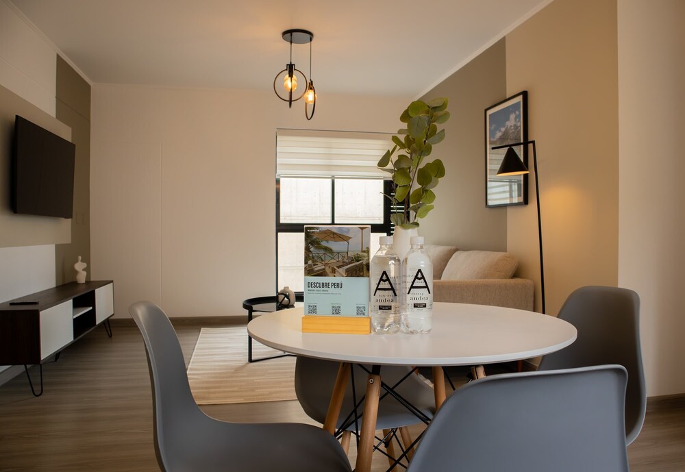 w Well-located 2BR in Miraflores