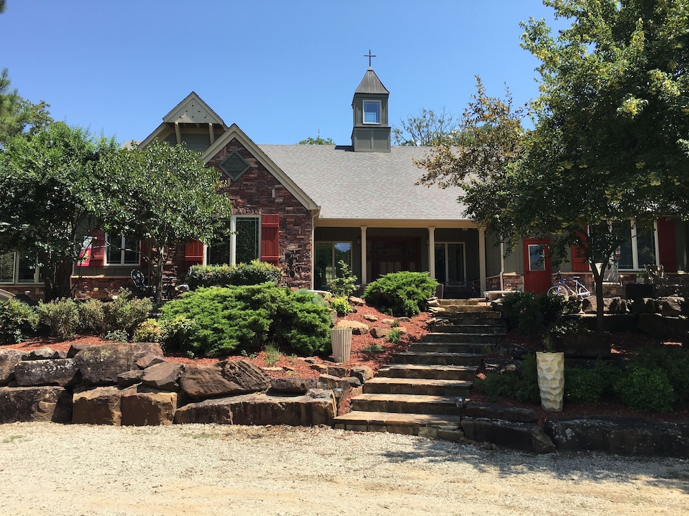 BarDew Valley Inn