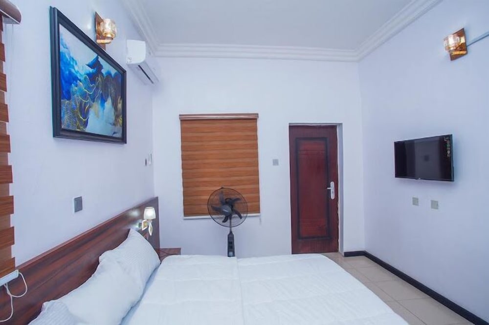 Readyhomes Shortlets and Apartments