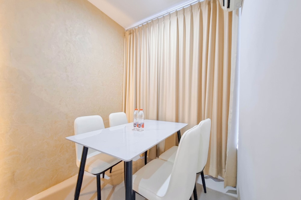 Spacious 2Br At Green Park Yogyakarta Apartment