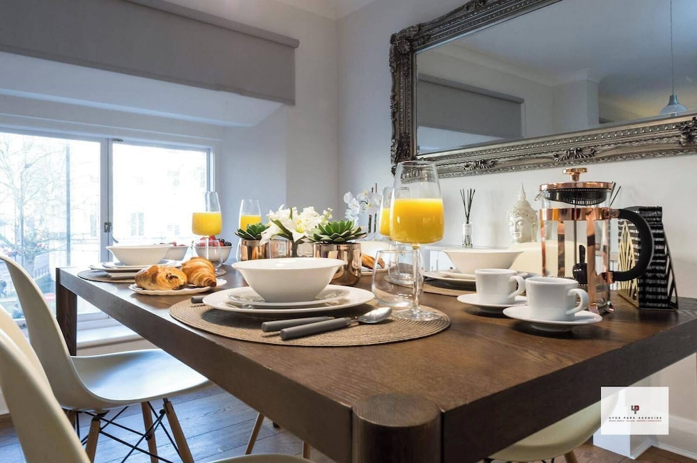 Westbourne Terrace Apartment in London Paddington