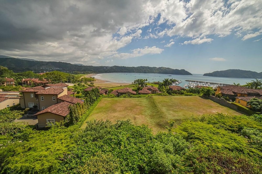 CR Luxury Terrazas 4B 3 Bdrm