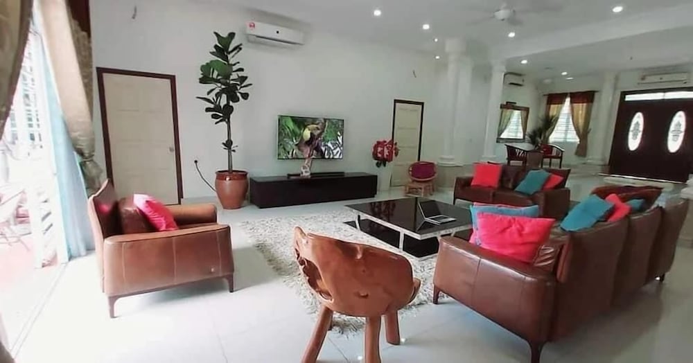 Villa Solihin