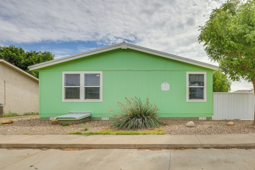 1 Mi to Main Street: Cozy Retreat in Portales