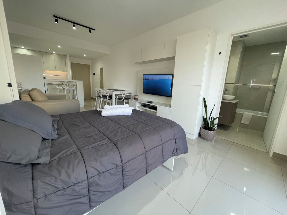 Ayres Suites Moreno