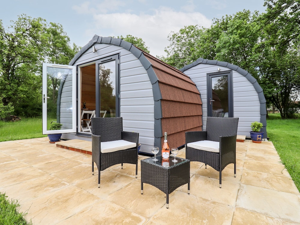 Meadow Lodge @ Berrys Place Farm
