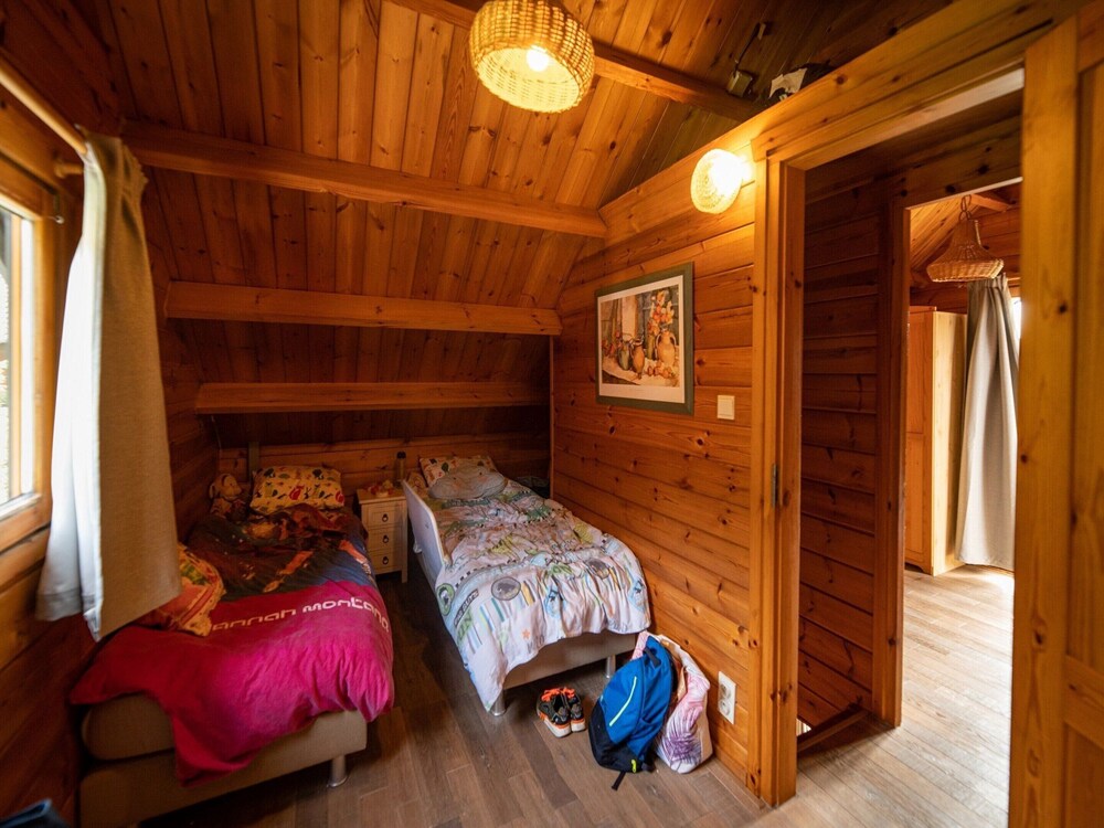 Forestside Chalet With Charm