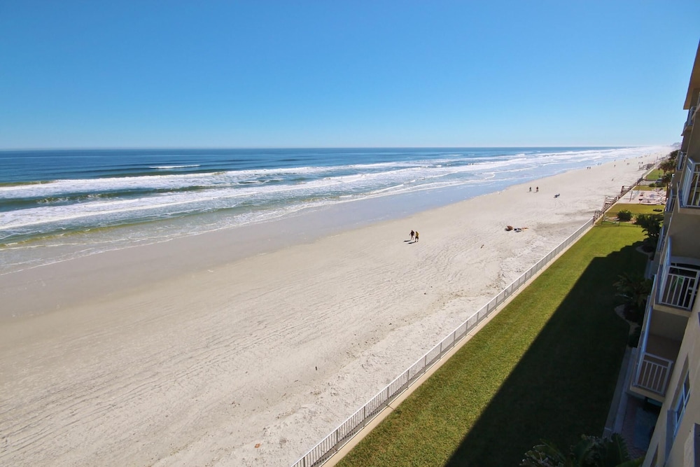 Sea Coast Gardens III 406