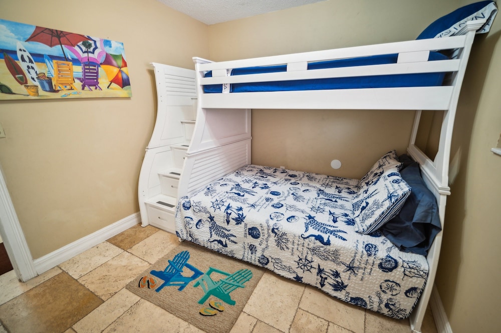 Charming Coastal Retreat Steps From Beach 3 Bedroom Home