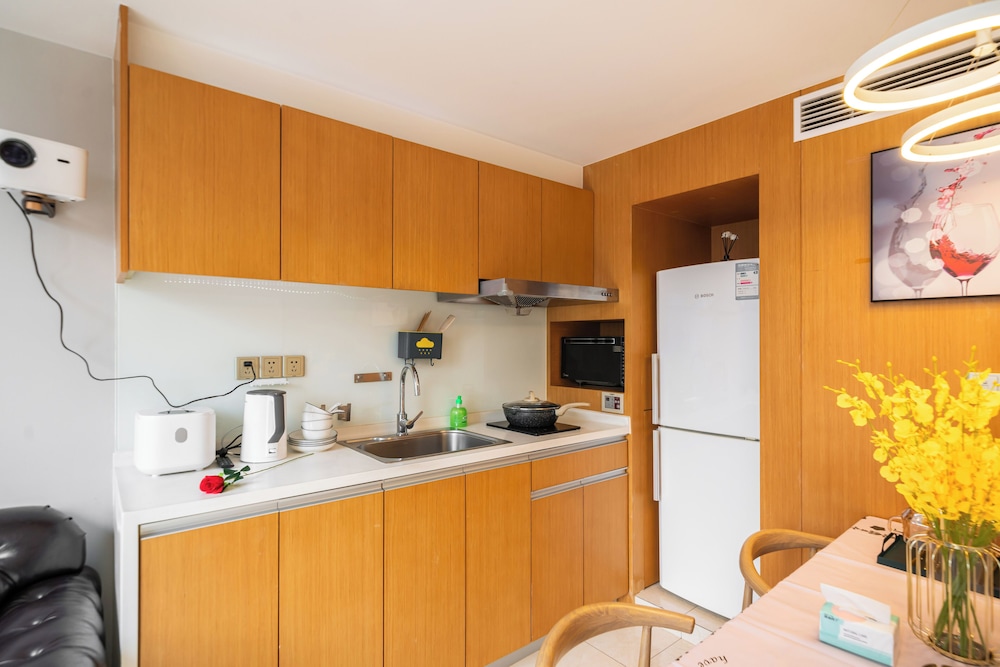 Shanghai Hills & Wanye Prime Stay