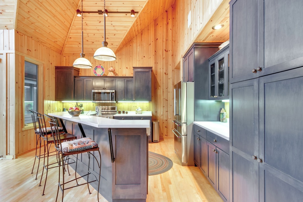 Private Lake & Trail Access: Home in Jacobson!