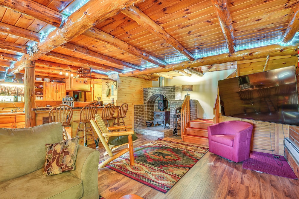 Charming Wellesley Island Cabin Near State Parks view 4