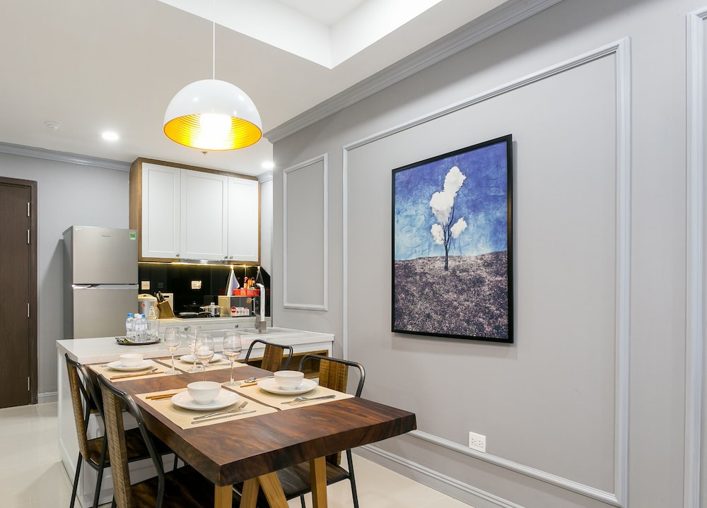 Henry Studio Luxury 2BR SWPool 17th