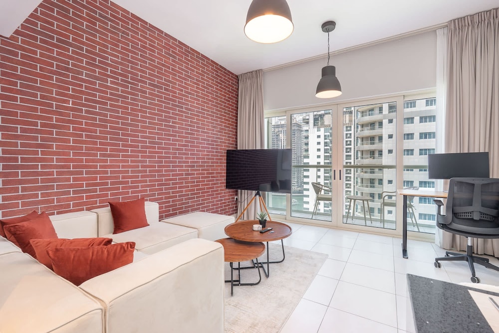 Marina Views 1-bedroom Sleeps 4 With Balcony