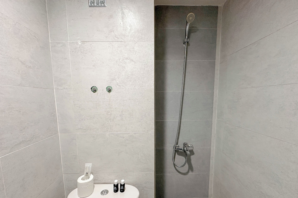 Good Deal Stunning Studio (No Kitchen) At Taman Melati Surabaya Apartment