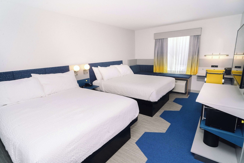 Microtel Inn & Suites by Wyndham Newark NY