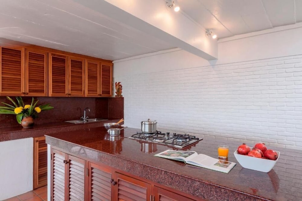 Baan Khunying – Secluded Phuket Beachfront Villa