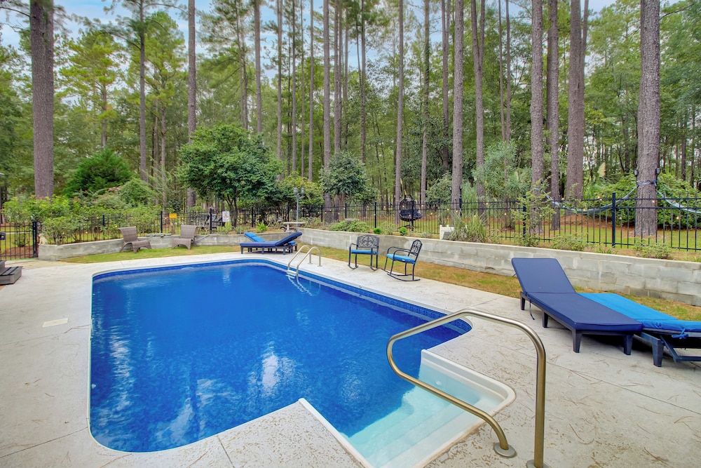 'georgia's Nature Retreat' on Old Mill Pond!