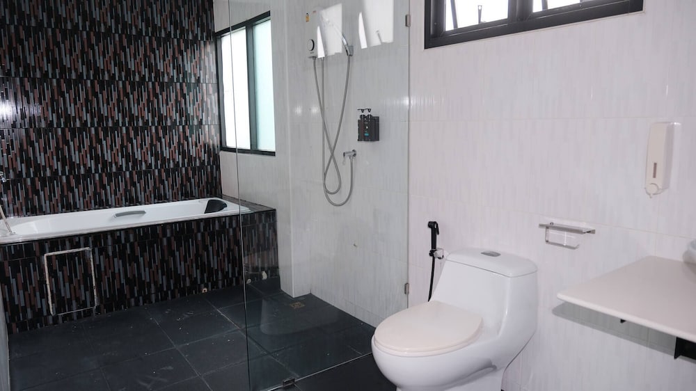 Modern Private Pool Villa in Sukhumvit