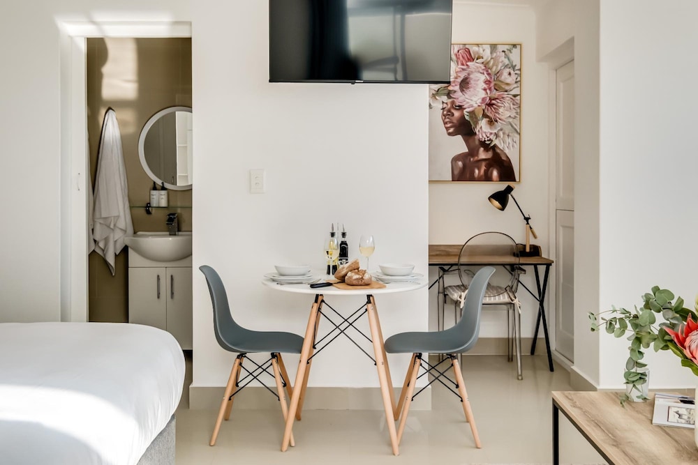 Private Secure Studio in Camps Bay The Cove