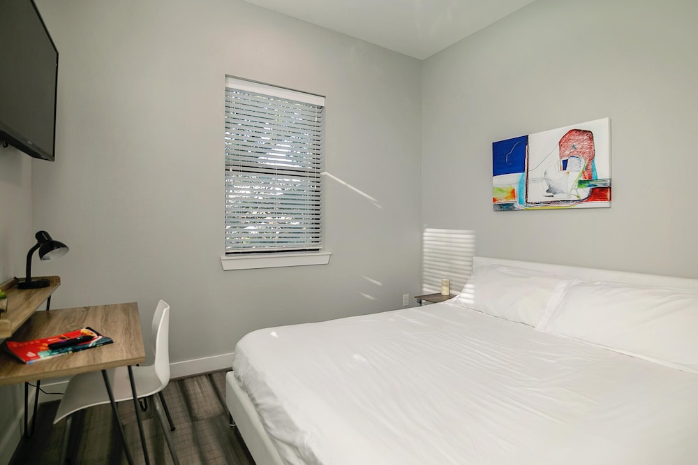 Montrose Guesthouse Suites
