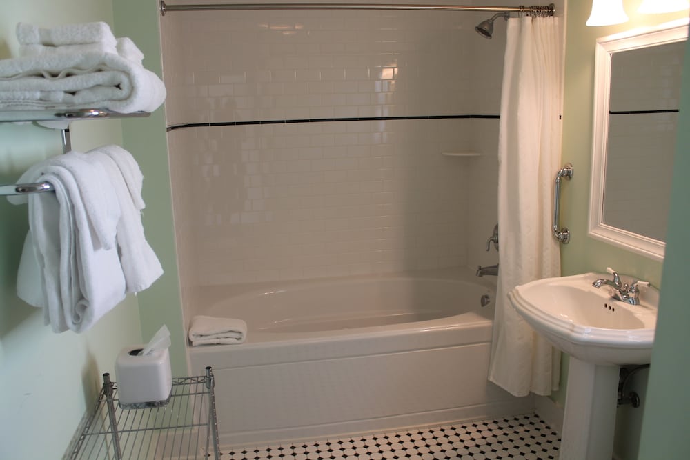 Captain's Cottage Suites