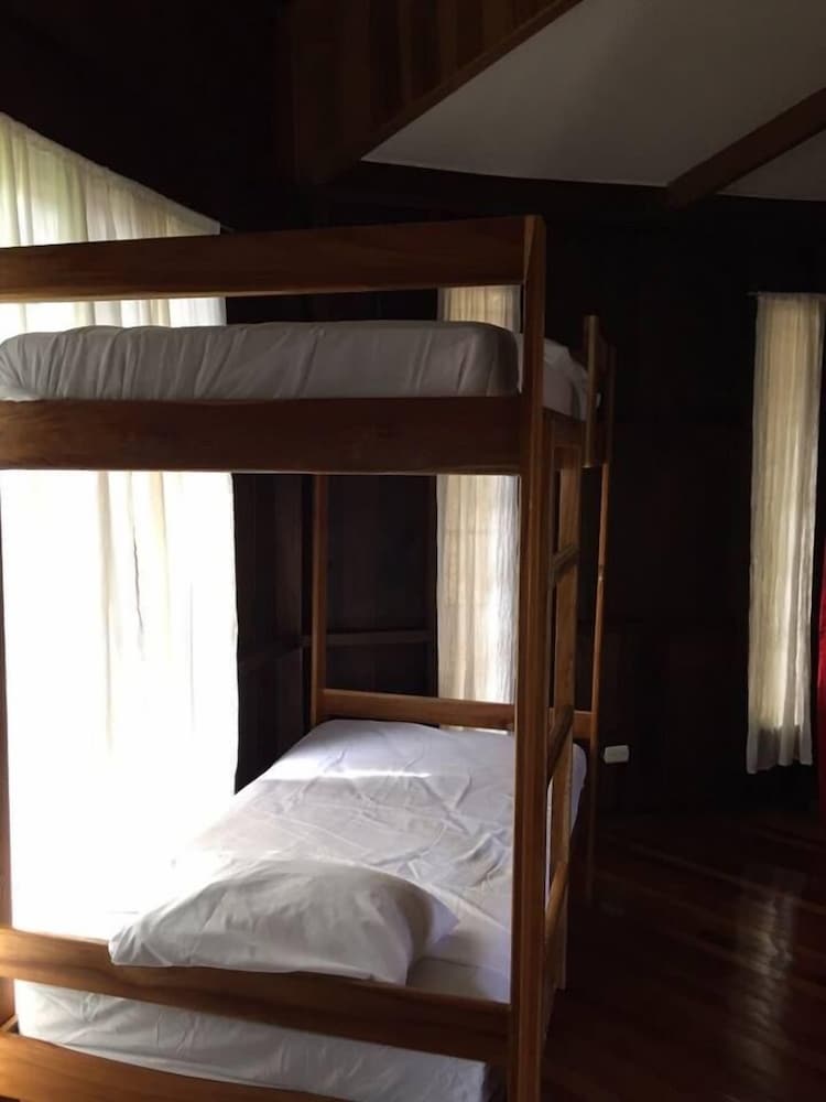 Manuel Antonio Hostel Resort