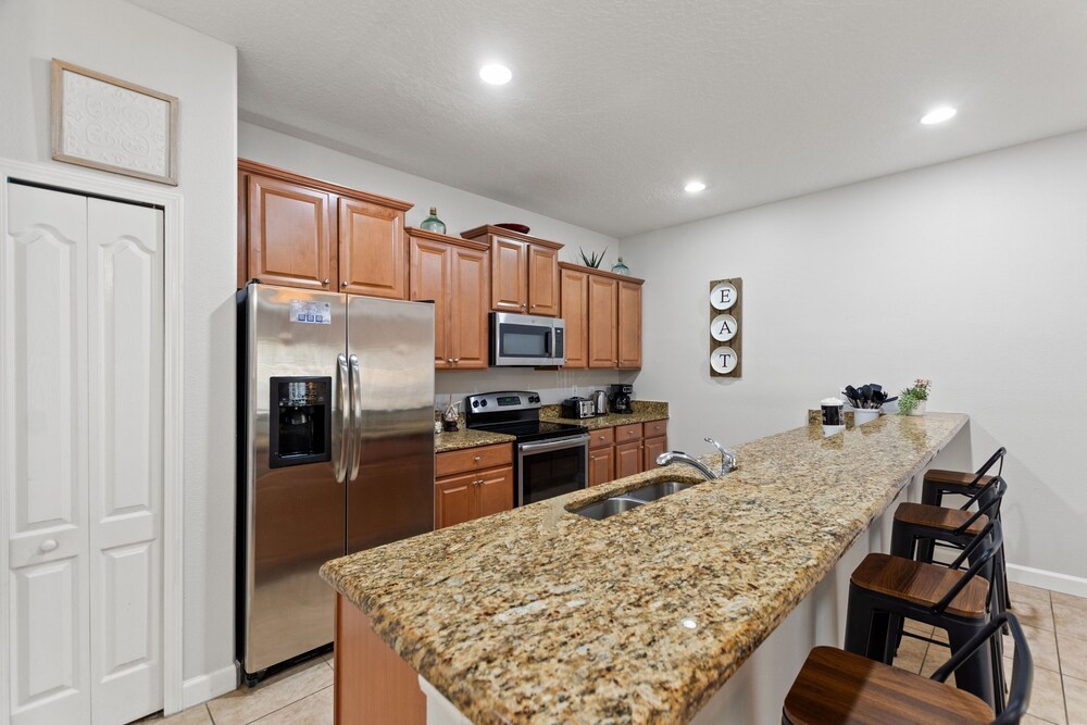 Sunny Paradise Retreat At Paradise Palms By Shine Villas 4 Bedroom Townhouse