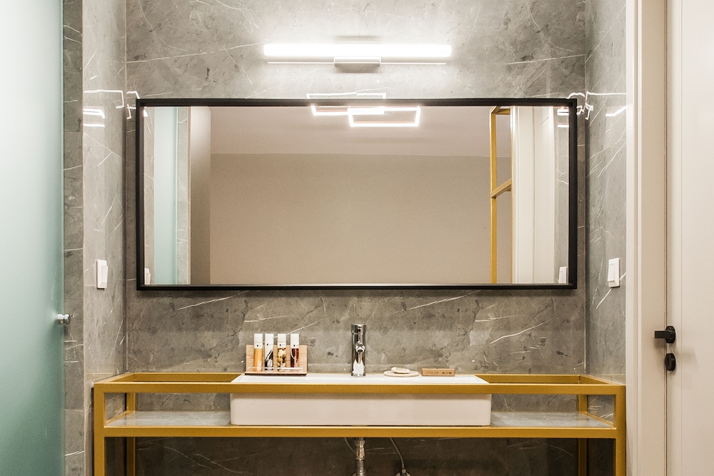 Step One - Luxury Suites right in the heart of Acropolis next to metro station