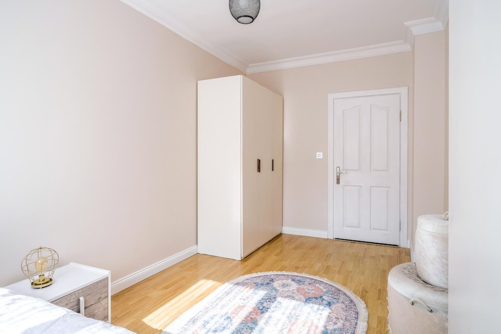 Spacious and Fully Furnished Flat in Bahcelievler
