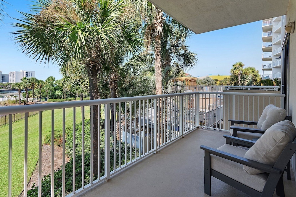 Terrace At Pelican Beach 0107 3 Bedroom Condo