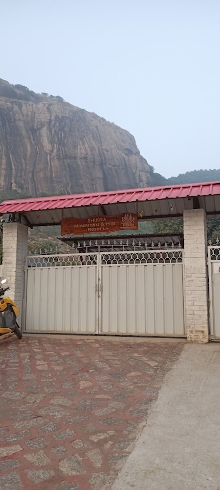 Shikra Mountains & Hills Resort view 2